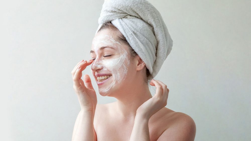 ۵ ماسک صورت برای درخشان بودن پوست در تابستان! - الا اسکین | محصولات پوست و  مو