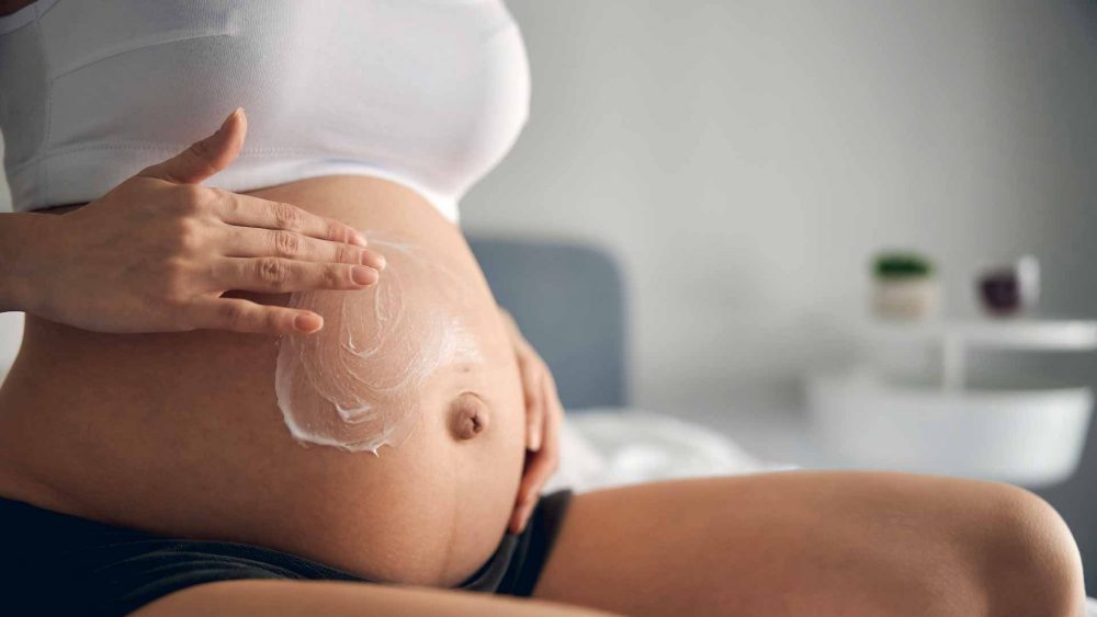 چگونه می‌توان از ترک‌های پوستی در دوران بارداری جلوگیری کرد!